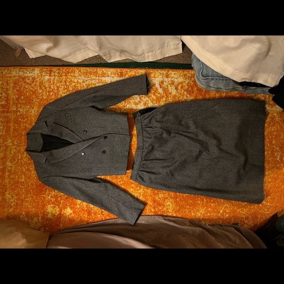 Daniel for Spellbound black two piece skirt suit - Picture 5 of 5